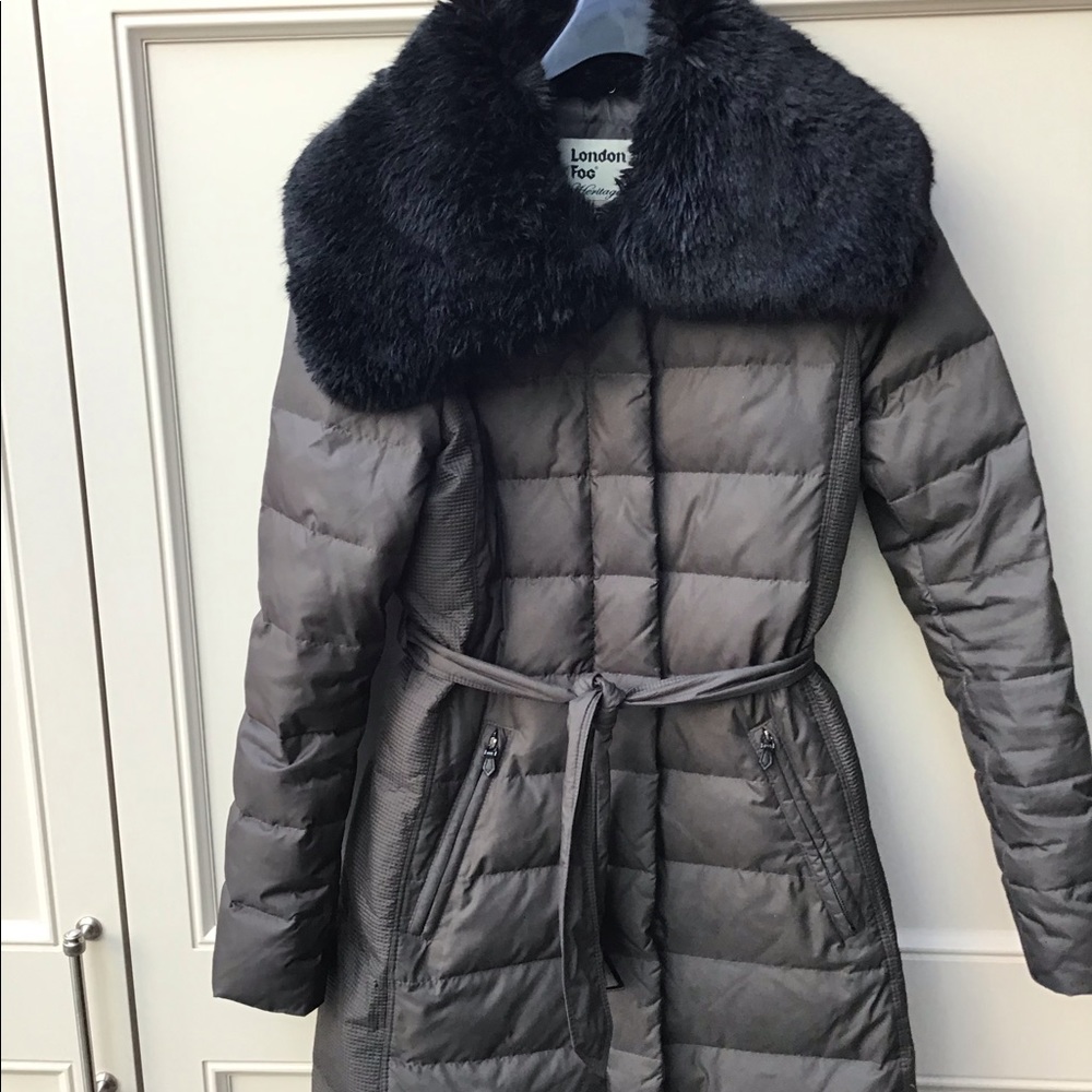 London Fog beautiful coat with Faux fur Collar
